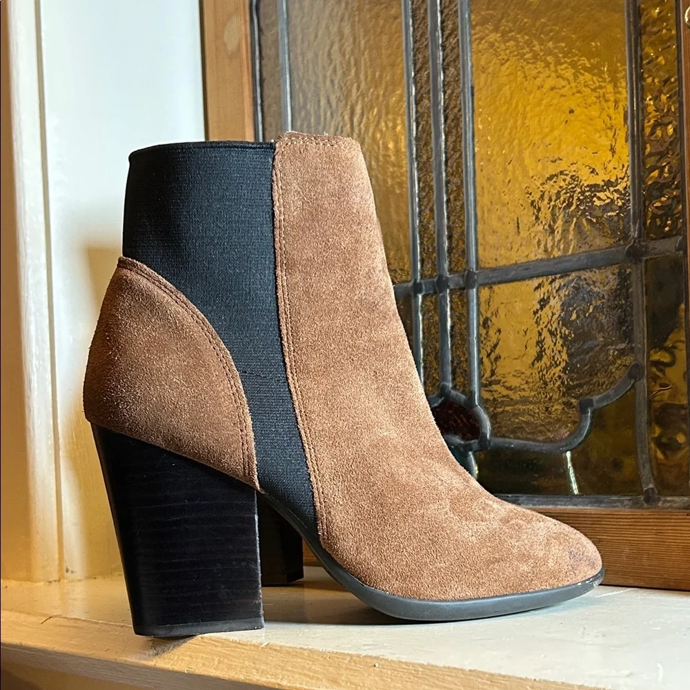 Carlos by Carlos Santana Tan Suede Ankle Booties - Picture 3 of 6